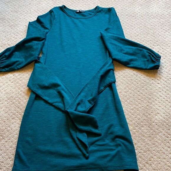 prettygarden Dresses & Skirts - Pretty Garden dress. Size Small. Green. Excellent condition